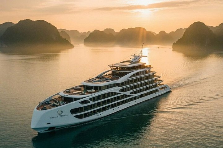 Luxury Diana Cruise in Ha Long & Lan Ha Bay with Private Balcony