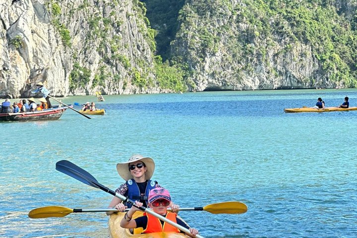 Luxury Diana Cruise in Ha Long & Lan Ha Bay with Private Balcony