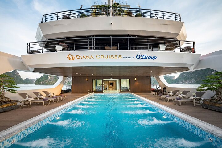 Luxury Diana Cruise in Ha Long & Lan Ha Bay with Private Balcony