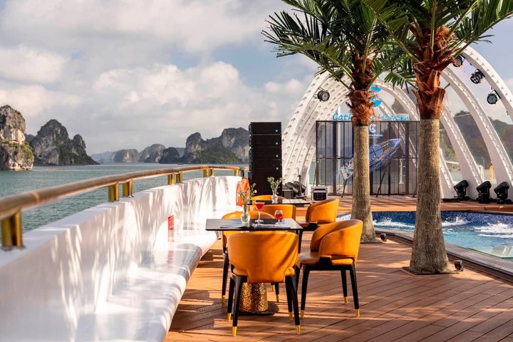 Luxury Ha Long Bay Catherine Horizon Cruise with Flavorful Lunch