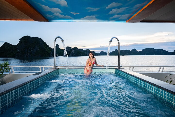 Luxury Ha Long Bay Day Cruise: Caves, Island, Kayak& Buffet Lunch