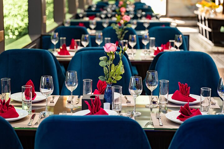 Luxury Ha Long Bay Day Cruise: Caves, Island, Kayak& Buffet Lunch