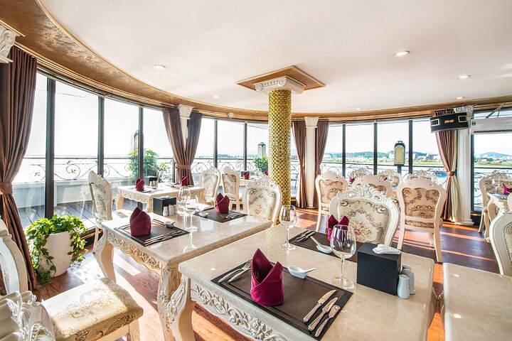 Luxury Halong Bay 2 Days Cruise ( Sung Sot Cave - Titov Island )