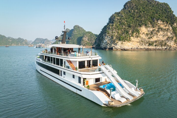 Luxury Halong Bay and Lan Ha Bay Day Tour with Hera Luxury Cruise