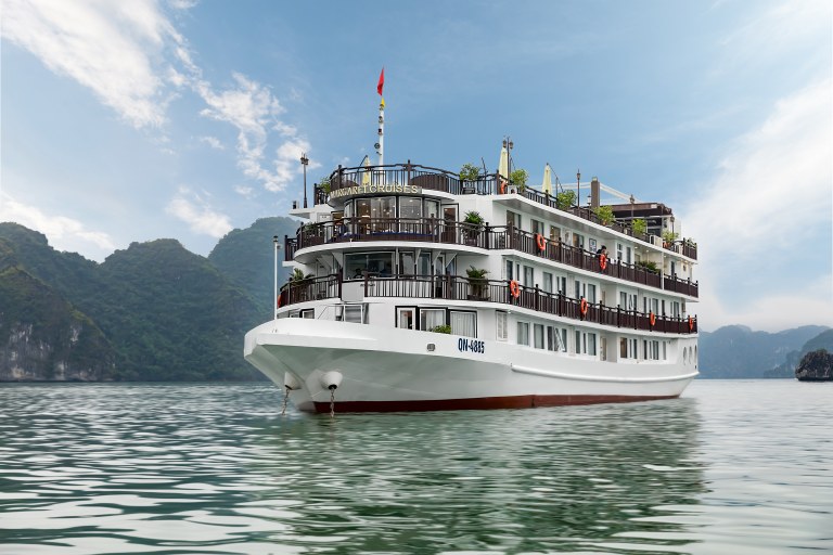 Luxury_Halong_Bay_Cruises-2_Days_1_Night