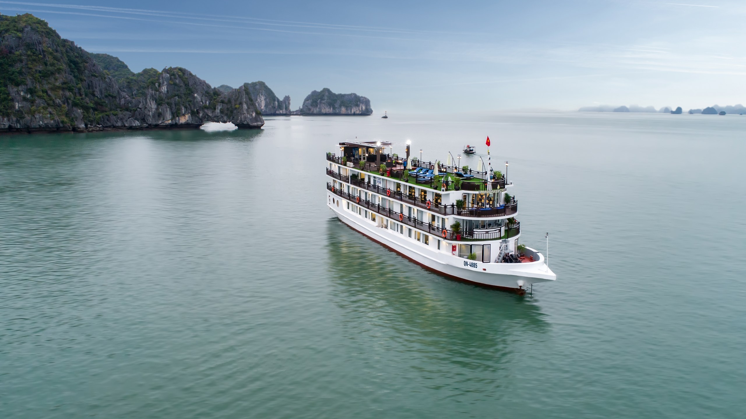 Luxury_Halong_Bay_Cruises-2_Days_1_Night