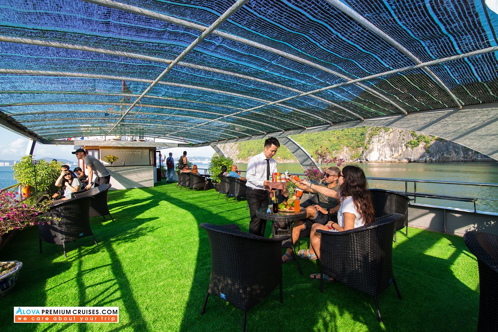 Luxury_One_Day_Tour_to_Halong_Bay