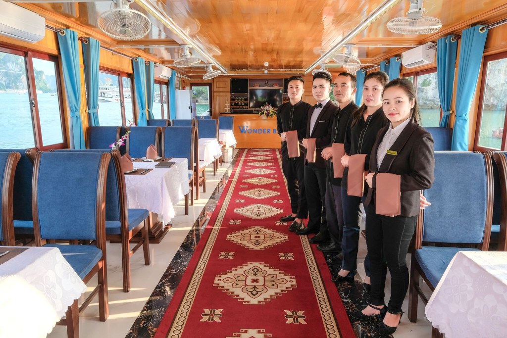 Luxury_One_Day_Tour_to_Halong_Bay