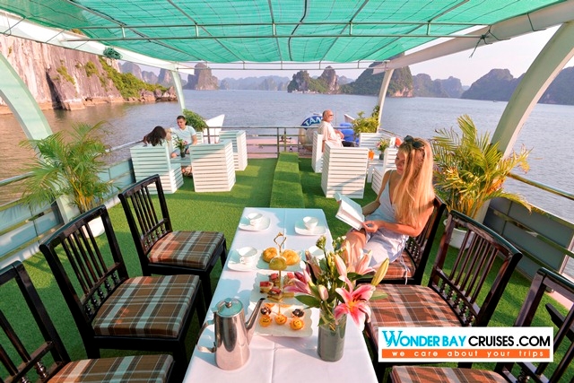 Luxury_One_Day_Tour_to_Halong_Bay