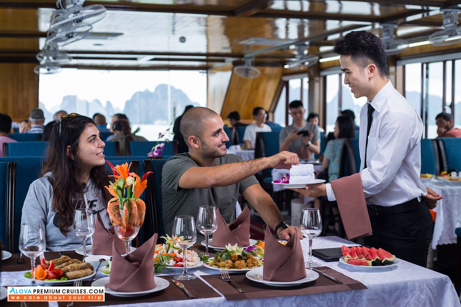 Luxury_One_Day_Tour_to_Halong_Bay