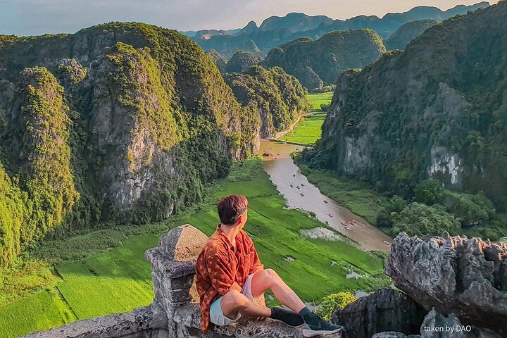Luxury Private Tour from Hanoi to Mua Caves, Tam Coc & Hoa Lu