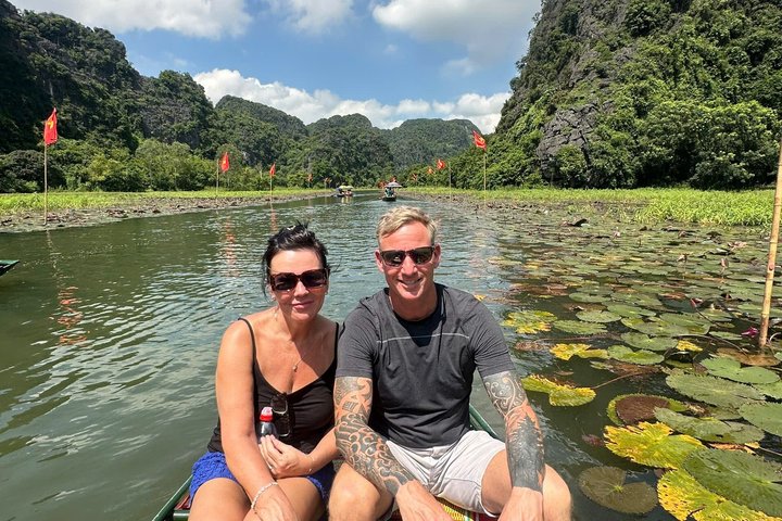 Luxury Private Tour from Hanoi to Mua Caves, Tam Coc & Hoa Lu