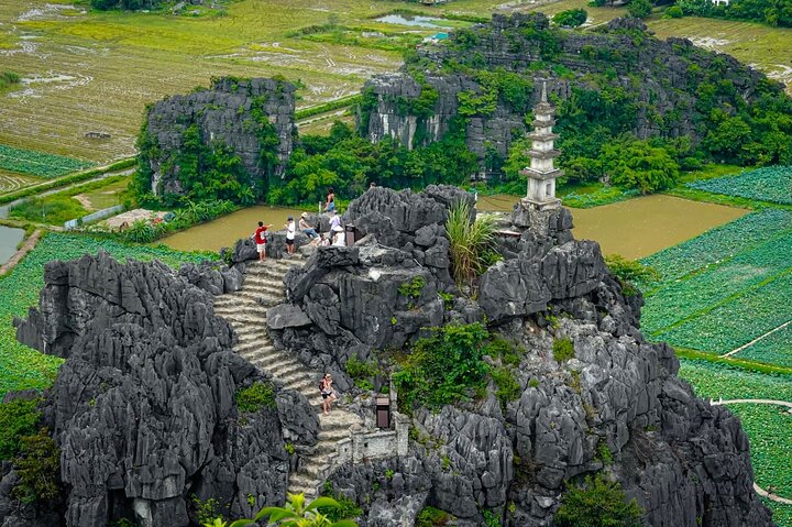 Luxury Private Tour from Hanoi to Mua Caves, Tam Coc & Hoa Lu