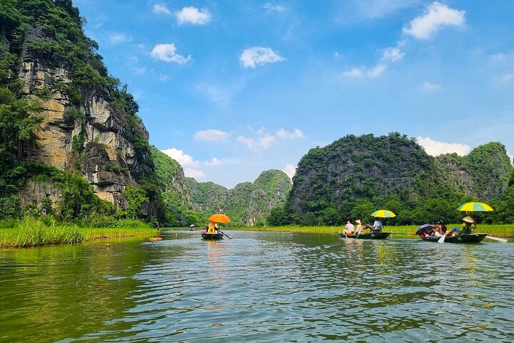 Luxury Private Tour from Hanoi to Mua Caves, Tam Coc & Hoa Lu