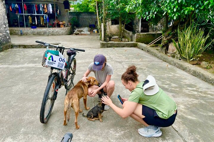 Luxury Private Tour from Hanoi to Mua Caves, Tam Coc & Hoa Lu