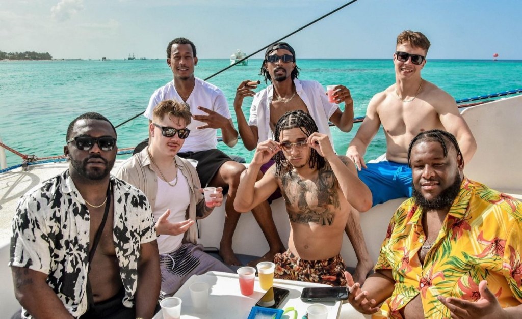 Luxury Yacht Party: Hip Hop & R&B — Open Bar Crystal Turquoise