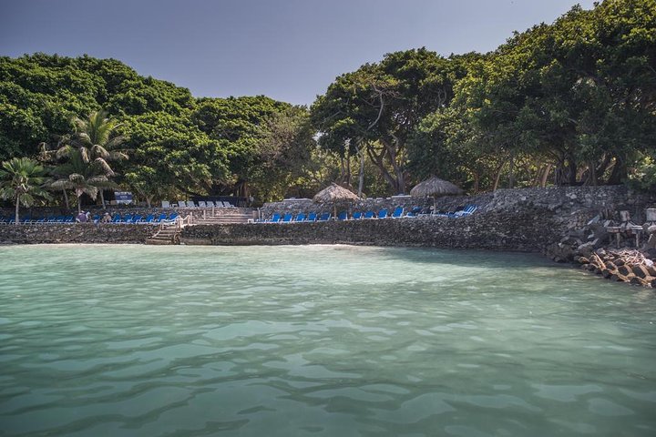 Majagua Island Day Trip from Cartagena íncluding Traditional Colombian Lunch
