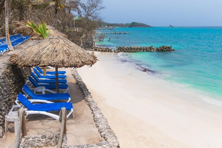 Majagua Island Day Trip from Cartagena íncluding Traditional Colombian Lunch