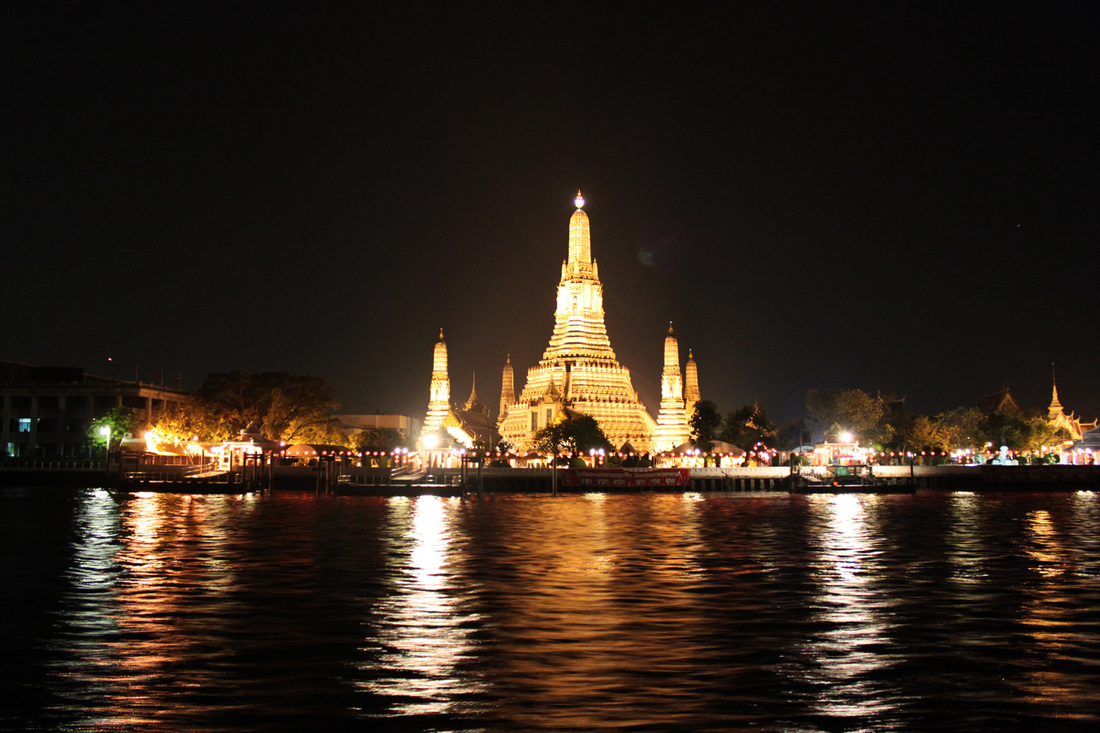 Manohra Luxurious Fine Dining Dinner Cruise with Pre-Canapés