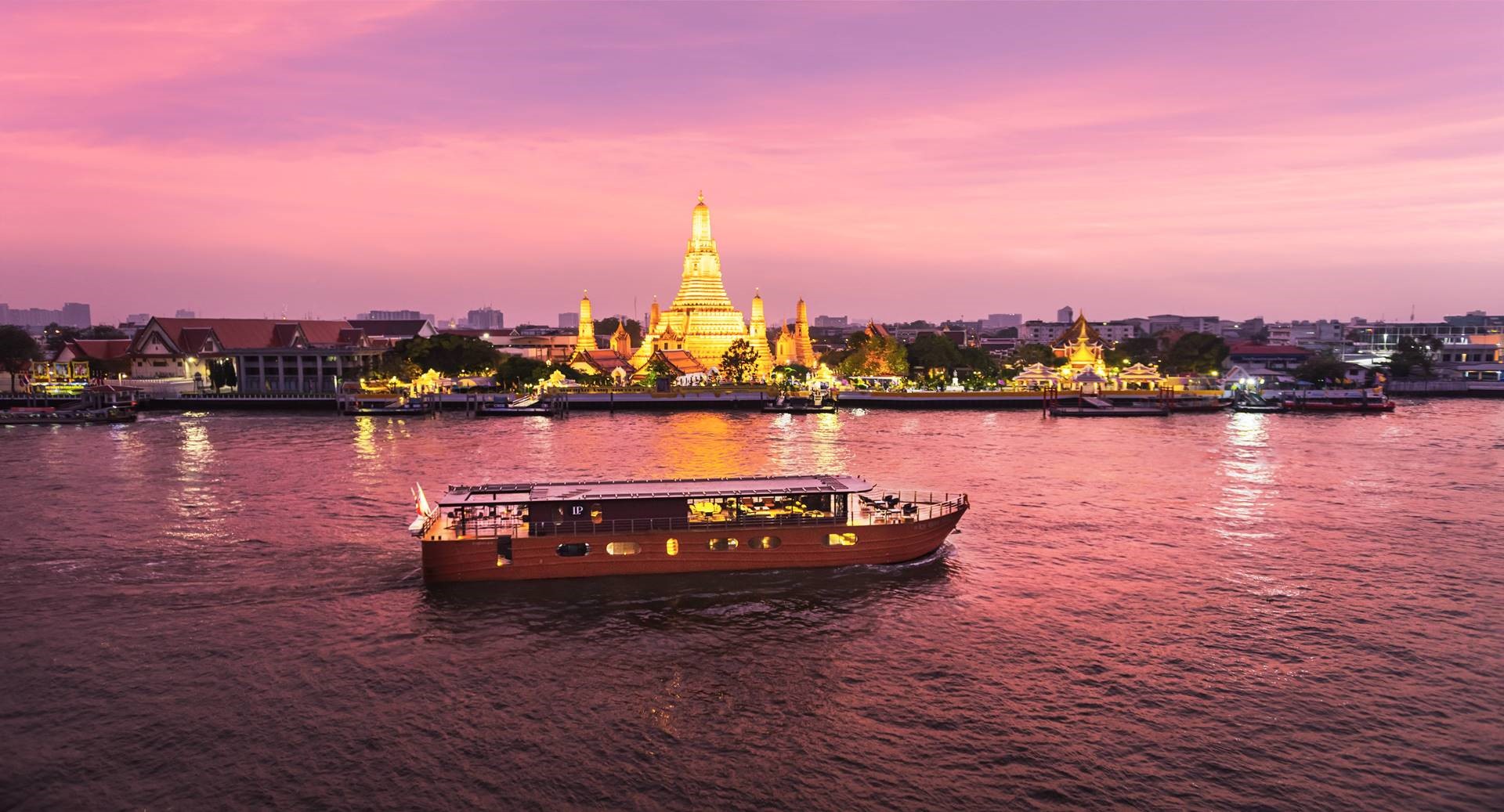 Manohra Luxurious Fine Dining Dinner Cruise with Pre-Canapés