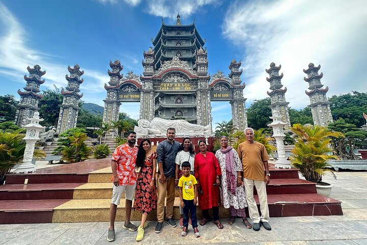 Marble Mountains & Da Nang Night Tour with Han River Boat Ride
