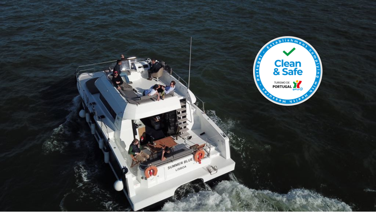 Motor catamaran up to 18 people in Lisbon