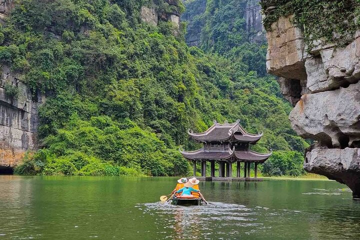 Mua Cave - Trang An - Cycling - Hoa Lu (Max of 9 By Limousine)