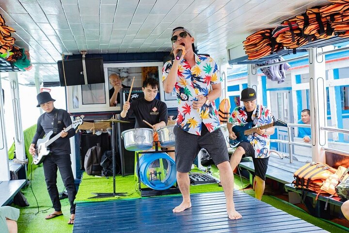 Nha Trang Snorkeling Tour with BBQ and Mud Spa Experience