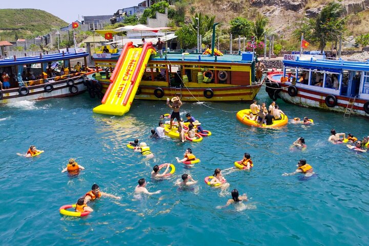 Nha Trang Island Escape: Snorkeling, BBQ Party & Floating Bar