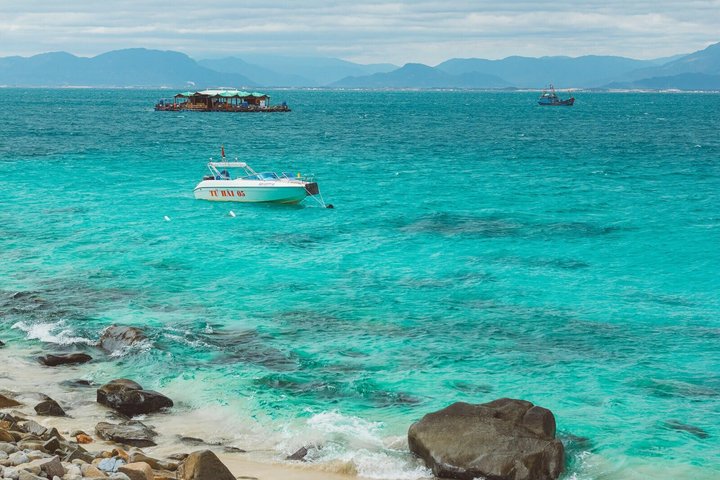 Nha Trang Snorkeling Fishing Trip with Beach BBQ and Relaxation