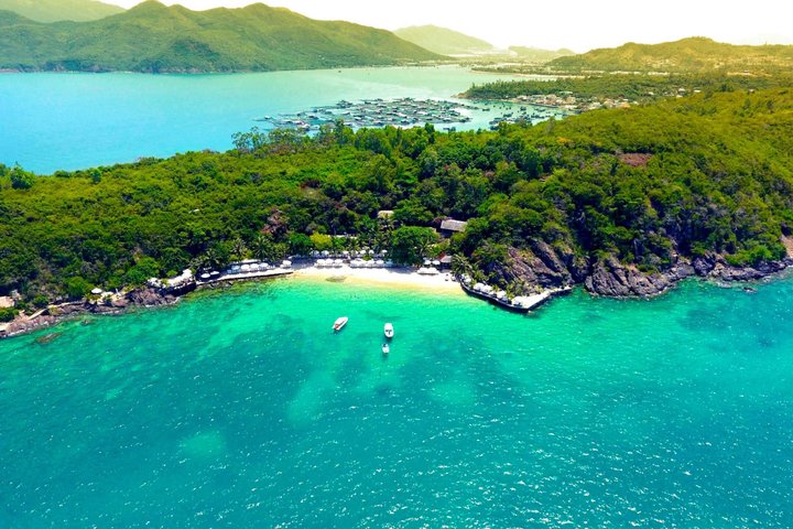 Nha Trang Snorkeling Fishing Trip with Beach BBQ and Relaxation