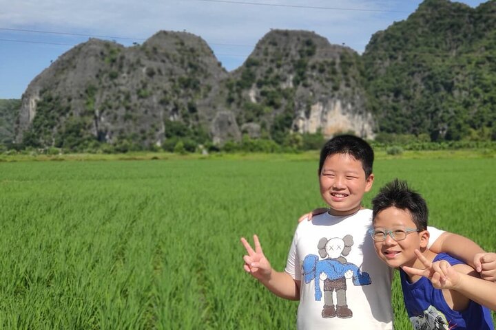 Ninh Binh 1 Day: Hang Mua Trang An Hoa Lu Group 9 by Limousine