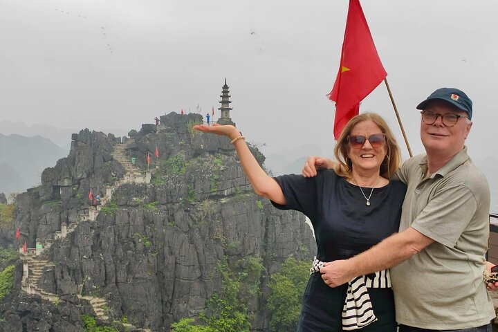 Ninh Binh Excursion Luxury Day Trip Group of 09 By Limousine