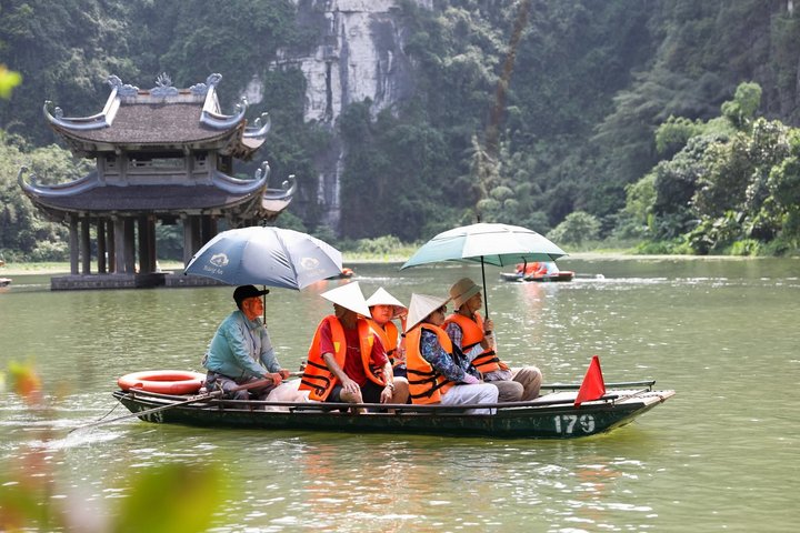 Ninh Binh Full-Day Tour from Hanoi: Bai Dinh, Trang An, Mua Cave