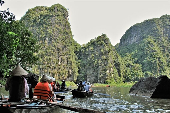 Ninh Binh Full-Day Tour from Hanoi with Boat and Bike