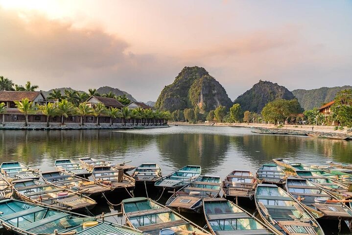 Ninh Binh Luxury Full Day Tour Visit Hoa Lu,Tam Coc & Mua Cave