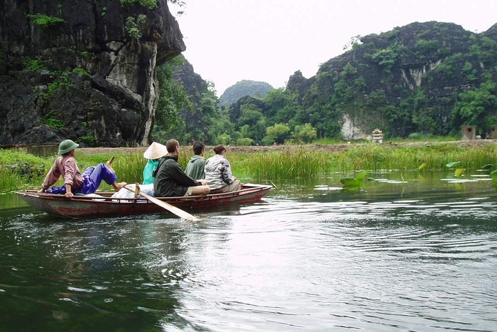 Ninh Binh Luxury Full Day Tour Visit Hoa Lu,Tam Coc & Mua Cave