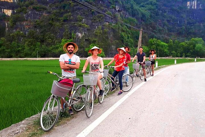 Ninh Binh Day Tour To Visit Hoa Lu - Trang An/Tam Coc - Mua Cave