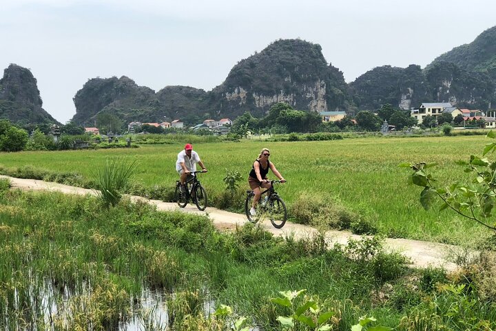 Ninh Binh Private Day Tour Mua Cave Tam Coc Local Family Hoa Lu