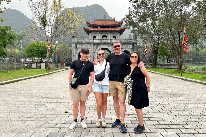 Ninh Binh Private Day Tour Tam Coc Local Family Cycling Hoa Lu
