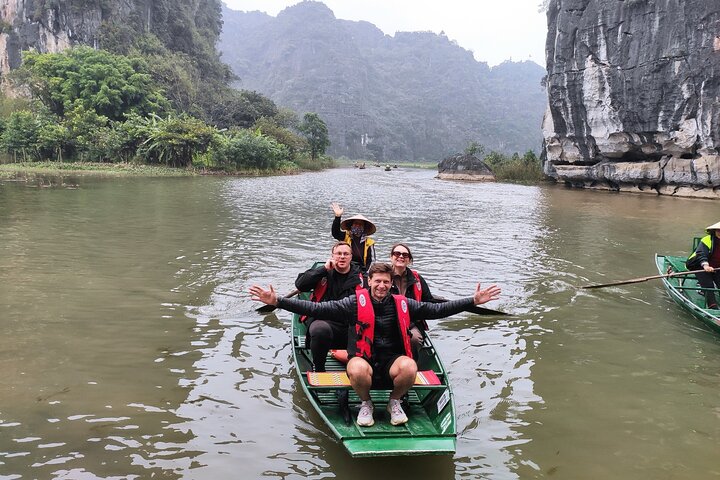 Ninh Binh Private Day Tour Tam Coc Local Family Cycling Hoa Lu