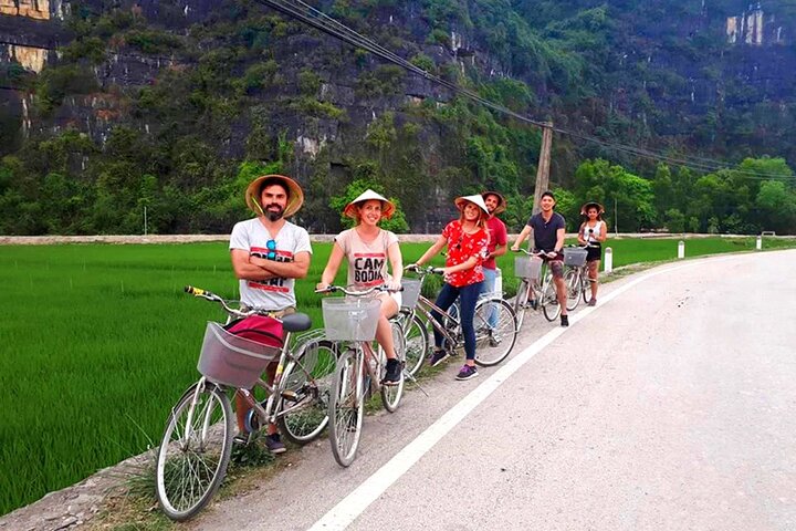 Ninh Binh Private Day Tour Tam Coc Local Family Cycling Hoa Lu