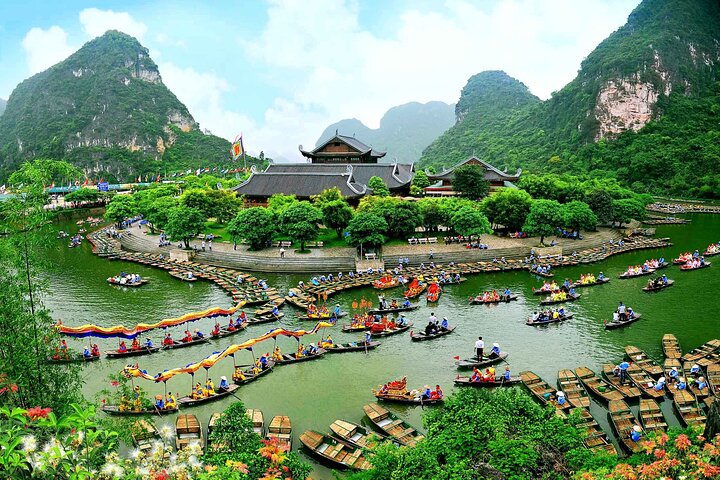 Ninh Binh Private Tours: Bai Dinh Trang An 1 Day Tour from Hanoi
