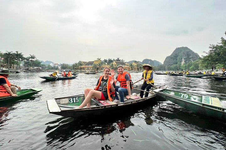 Ninh Binh Private Tour : Hoa Lu Tam Coc 1 Day Tour from Hanoi