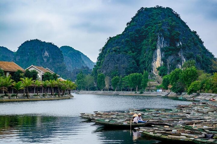 Ninh Binh Private Tours : Hoa Lu Tam Coc Mua Cave 1 Day Tour from Hanoi