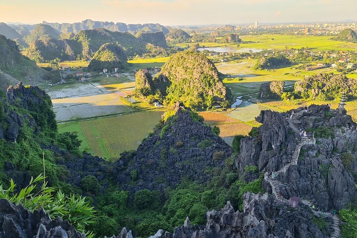 Ninh Binh Small Group 1 Day Tour: Hoa Lu, Tam Coc, and Mua Cave