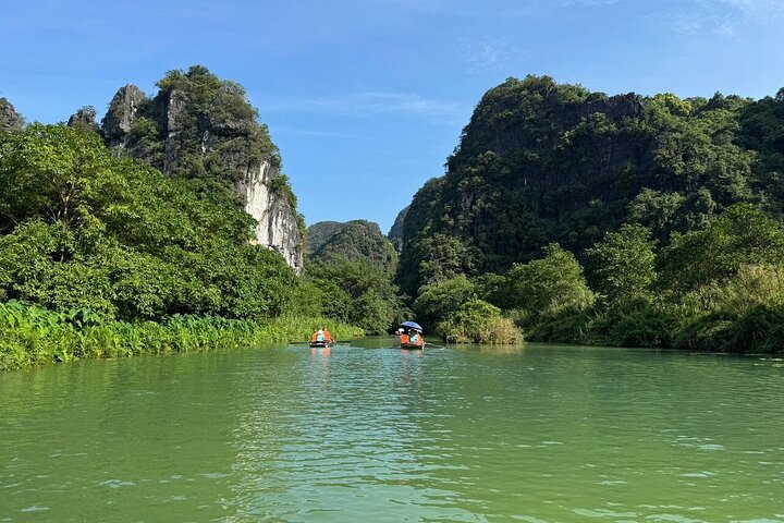 Ninh Binh Small Group Day Trip from Hanoi by Limousine (Max 09)