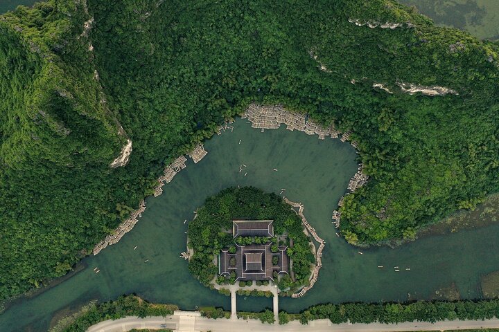 Ninh Binh Small Group Day Trip from Hanoi by Limousine (Max 09)