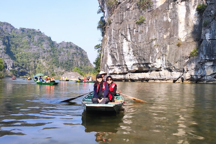 Ninh Binh Small Group of 11 Guided Tour Mua Cave Tam Coc Hoa Lu