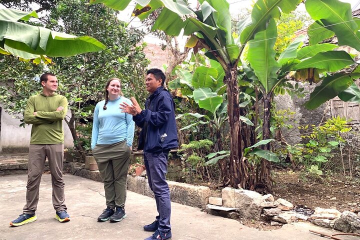 Ninh Binh Small Group of 9 Guided Tour to Mua Cave Tam Coc Hoa Lu